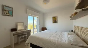 Prime located penthouse w seaview - Image 5