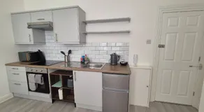 Modern Studio in Fratton, Portsmouth - Contractors Welcome #1 - Image 4