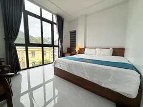 Snow Hotel - Image 2