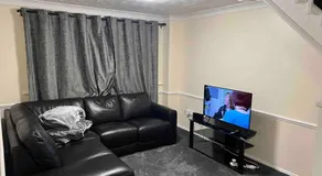 3 bedroom mid terraced house (2 double & 1 single) - Image 5