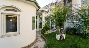 French House - Image 4