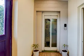 Super OYO Townhouse Singapore Mall Formerly Hotel Sunshine - Image 5