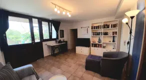 Mandora's Sea View Apartment - Image 2