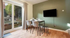 Tapton View - Modern Stay Near Chesterfield Town Center, Train Station & the Peak District - Image 3
