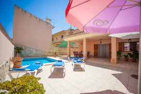 Charmante villa adaptée aux familles avec terrasse, jardin et barbecue - Image 3