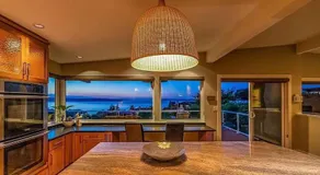 Luxury Vacation House with Breathtaking Soundview - Image 3