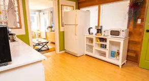 3 Bedroom Gardenside Downtown Home - Image 4