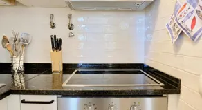 Peaceful & Spacious Apt with Parking & Queen Bed - Image 4