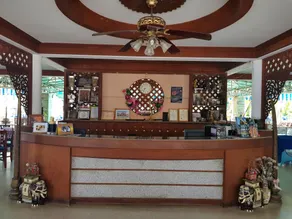 Castle Howchow Beach Resort Hotel - Image 5