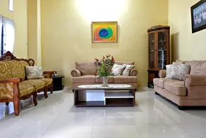 SPOT ON 2845 La Reso Homestay Syariah - Image 2