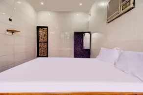 Sargam Lodging And Boarding by OYO Rooms - Image 4