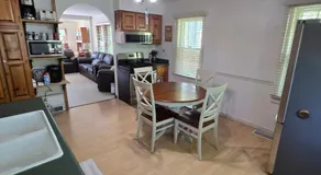 Elena's Lake Cottage - A Cozy Lake Getaway - Image 2