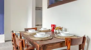 Camden 3-Bed Sleeps 6 1 Min to Tube & Parking - Image 4