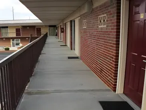 Speedway Inn - Image 3