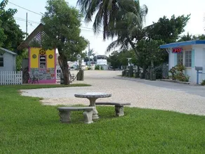 Floating Sea Cove Resort & Marina - Image 3