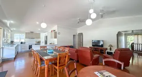 Burrumundi - 100M To Beach - Great Water Views - Deck - Air Con - WiFi - Pool Table - Image 4
