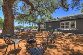 Historic Hideaway Stroll to Schlitterbahn - Image 4