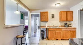 Spacious Orange Rental ~ 3 Mi to Museums & Garden! - Image 5