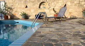 Lovely family villa with stunning sea views - Image 4