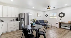 Country Charmer Single Story Cottage Pet Friendly - Image 4