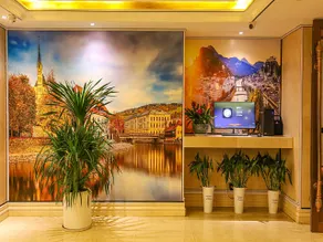 Vienna Classic Hotel Qingdao Railway Station Taidong Pedestrian Street Taishan Road Metro Station - Image 4