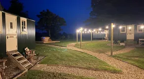 Ormesby Manor House & The Shepherds Huts & Well Lodge - Image 3