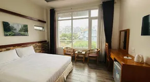 TUK Villa Hotel - Image 2