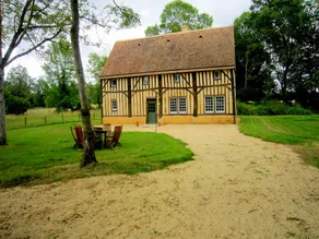 Historic Home Saint-Aignan by Lake - Image 2