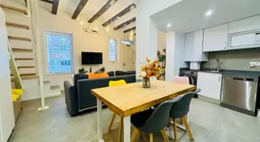 Design & Stylish House in the CENTER of Valencia - Image 3