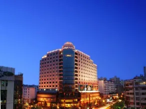 Dynasty International Hotel Kunming - Image 4
