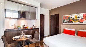Disneyland Deluxe flat, outside pool, Climatisation, 1 min to Disney Parks - Image 4