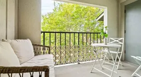 Walk .9 to Toomer's, 2BD/2BTH, 4 Queens, 2 sofabed - Image 4