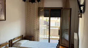 Enoikiazomena Domatia Lazaros - Image 2