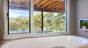 Garden Bay Coastal Retreat - Image 5