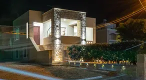 Ros Solis Luxure House - Image 4