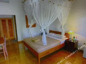 Cafe Locca Hostel Bali - Image 2