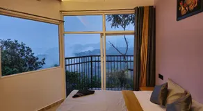 Serenehills Retreat with Hilltop pool - Image 2