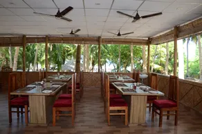 Coconhuts Beach Resort - Image 3
