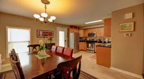Spacious Row Home next Transit near Downtown w Parking - Image 4