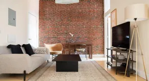 Beautiful 4br 2br Downtown Xing High Ceilings - Image 4
