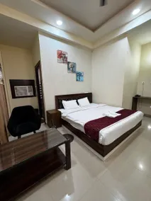 Hotel Adarsh - Image 2