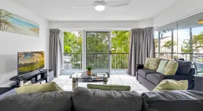 Central, neat and affordable 2 bed apartment - Image 4