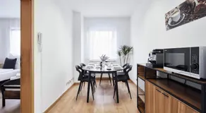 Lemon Suites 1,Apartment im Künstlerviertel - Nähe Innenstadt und UBahn, 2 Zimmer, 3 Einzelbetten und ein Doppelbett - Image 2