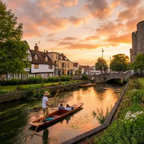 2BR Apartment in the Heart of Canterbury - Image 3