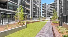 Chic Modern 1-Bedroom Apartment, Gym, Parking - Image 4