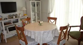 Cobblestones Bed & Breakfast - Image 5