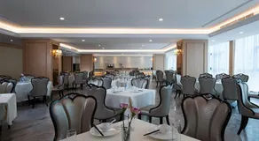 Vienna International Hotel(Jinjiang Jordan Center) - Image 3