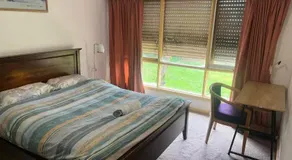 E Convenient, livable, and close to commercial districts近商圈电车大学便利别墅大床房 - Image 2