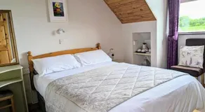 Melrose Bed and Breakfast - Image 2