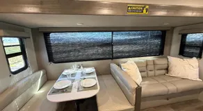 Charming-Cozy trailer Under the Turbines - Image 5